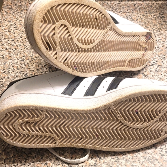 Adidas Superstar Kicks - Picture 4 of 5